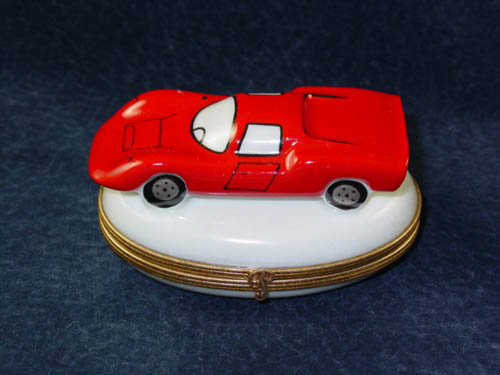RED SPORTS CAR